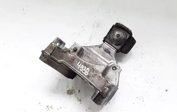 Peugeot 5008 Engine mount bracket 9682026780