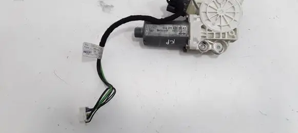 Mercedes-Benz E W211 Front door window regulator motor A2118202942