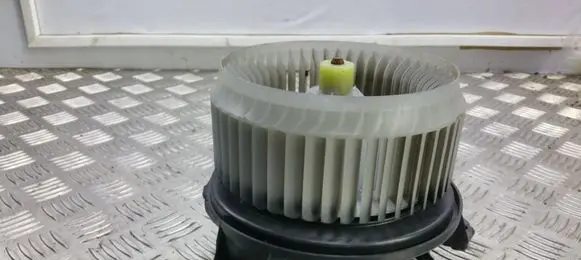 Toyota Avensis T270 Heater fan/blower AV2727008093