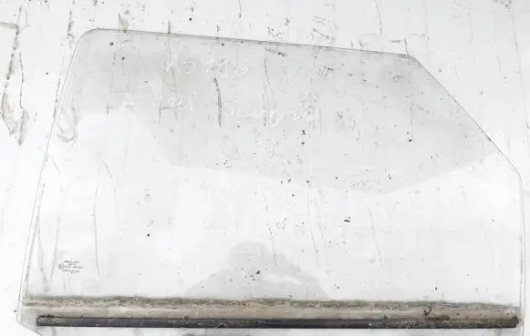 Ford Scorpio Front door window glass four-door