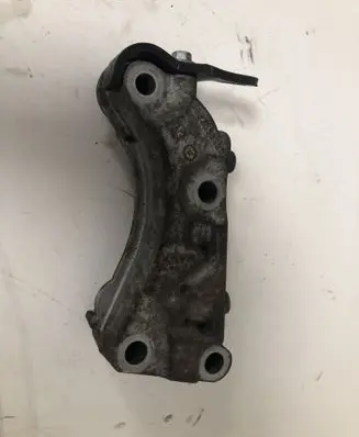Citroen DS3 Engine mounting bracket 9637558580