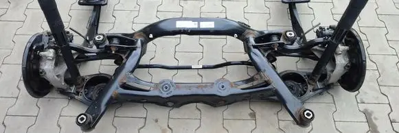 Volkswagen Tiguan Rear axle beam with reductor 5Q0505235j