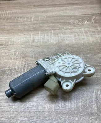 Mercedes-Benz CLK A209 C209 Front door window regulator motor A2308201042 0130821921
