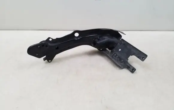 Mercedes-Benz E W211 Headlight/headlamp mounting bracket