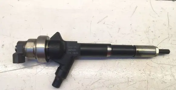 Opel Mokka Fuel injector 55567729