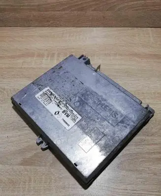 Renault Laguna I Engine control unit/module ECU S101725114 HOM7700864275