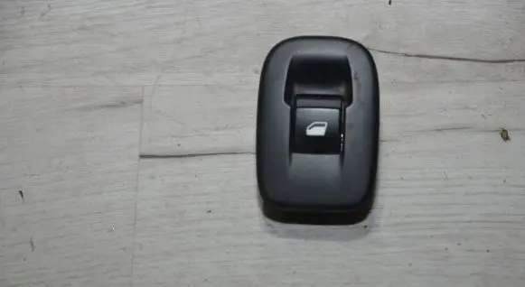 Peugeot 2008 I Electric window control switch 96751119ZD