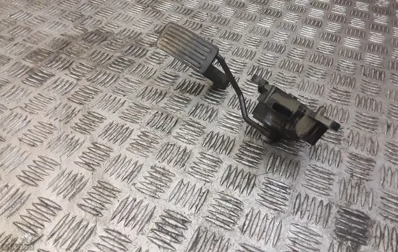 Nissan X-Trail T31 Accelerator throttle pedal 18002JG40A