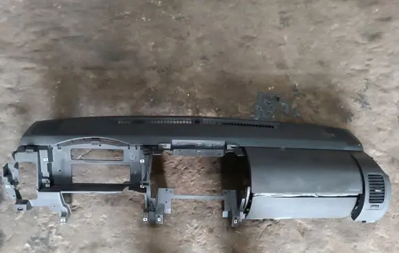 Nissan Navara D40 Dashboard deskarozdzielcza