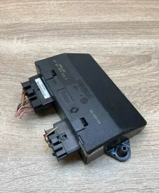 Renault Laguna I Comfort/convenience module 7700823112C 1621682Z1 WithPlug