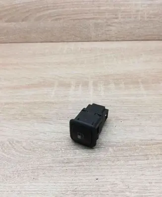 Volkswagen PASSAT B5.5 Fuel tank opening switch 3B0959833A