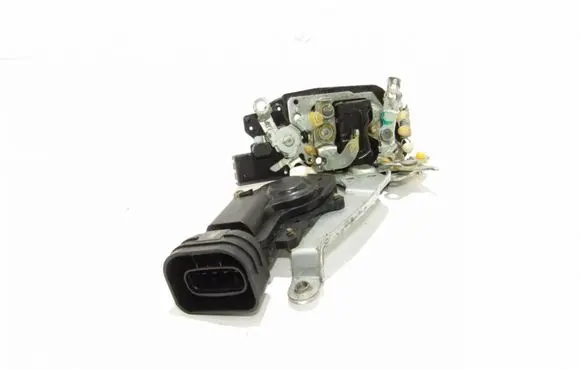 Toyota Corolla E110 Front door lock Nėra
