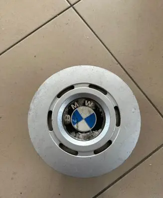 BMW 7 E38 R15 wheel hub/cap/trim 1181897