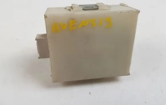 Toyota Avensis T250 Door control unit/module 8974105050