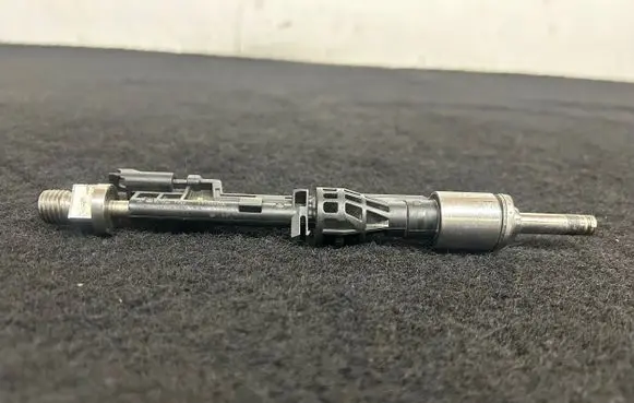 BMW X5M E70 Fuel injector 0261500109 120614146