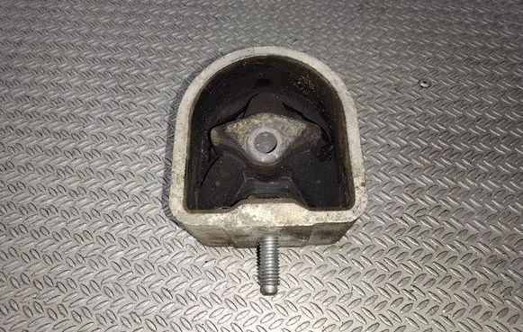 Mercedes-Benz Vaneo W414 Engine mount bracket 21938624