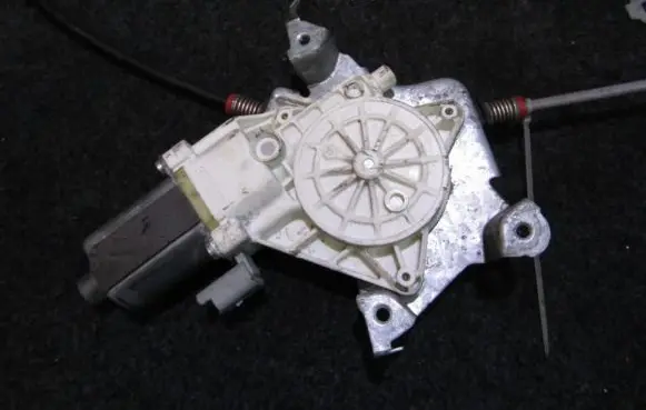 Nissan Micra Front door window regulator motor