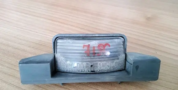 Honda CR-V Number plate light
