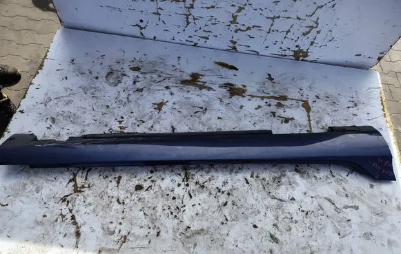 Volvo V40 Side skirt front trim 