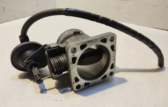 Hyundai Getz Throttle body valve 351002