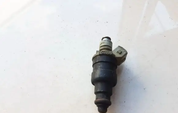 Audi A4 S4 B5 8D Fuel injector 078133551D