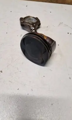 Opel Zafira B Piston with connecting rod 080325