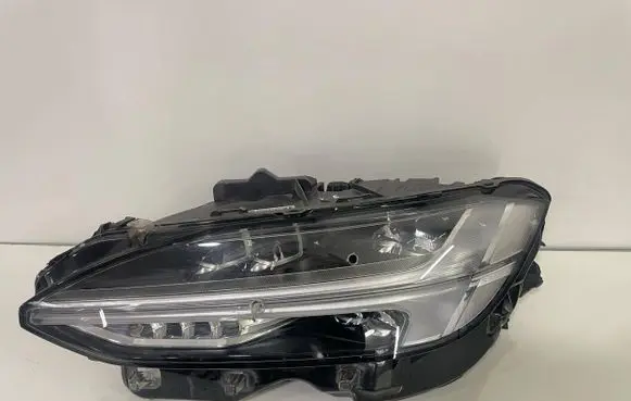 Volvo S90, V90 Headlight/headlamp 32404735