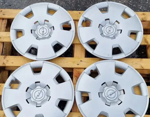 Opel Zafira B Wheel nut cap/cover 