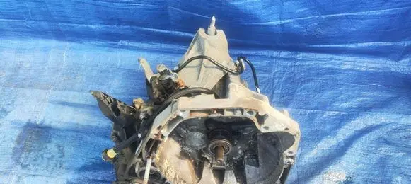Renault Twingo II Manual 5 speed gearbox JR5176