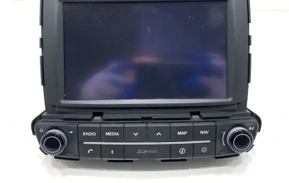 Radio/CD/DVD/GPS head unit