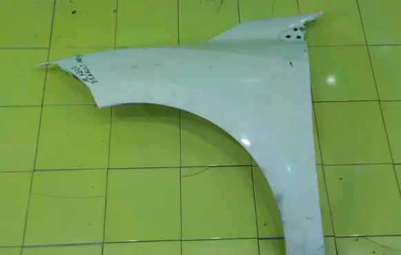 Renault Megane III Fender PRZOD LEWY