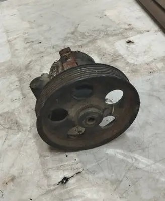 Renault Laguna I Power steering pump 26026914