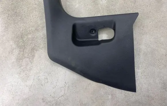 Foot area side trim