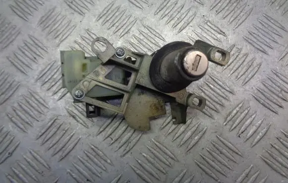 Seat Toledo II (1M) Shock absorber/damper mounting bracket 