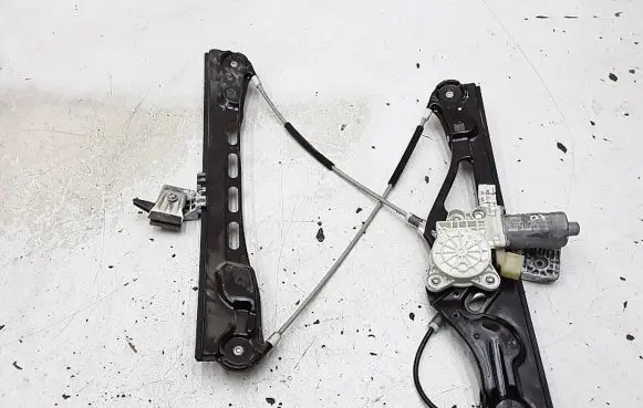 Mercedes-Benz E W211 Rear door window regulator with motor a2117200346