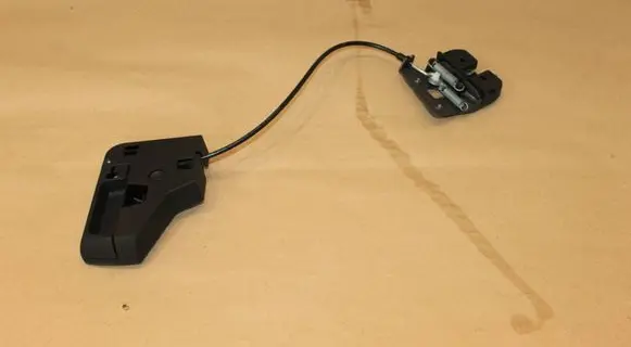 BMW 2 G42 Seat back rest lock catch 7112363