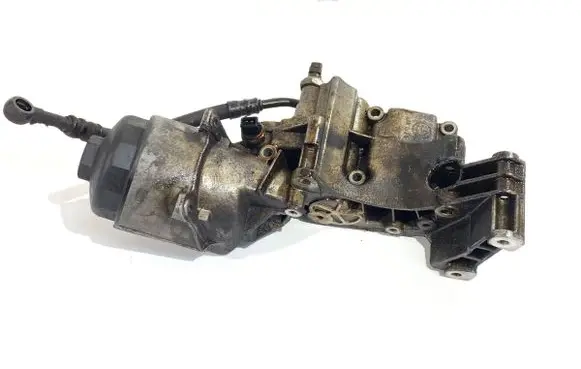 BMW 5 E39 Oil filter mounting bracket 1713838
