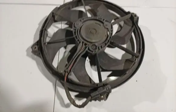Citroen C8 Radiator cooling fan shroud
