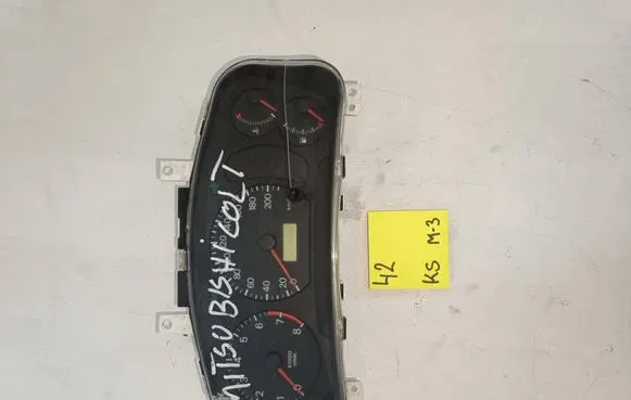 Mitsubishi Colt Speedometer (instrument cluster) 769922711 237630 MR390657