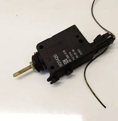 Opel Astra G Central locking motor 90589918