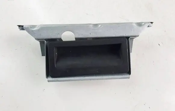 Tailgate opening switch