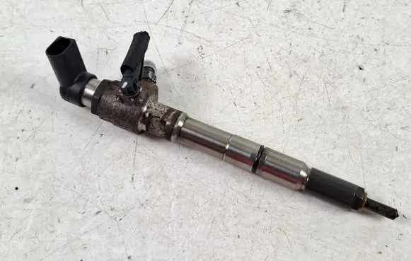 Volkswagen Golf VI Fuel injector 03L130277B