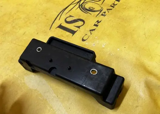 Ford Explorer VI Gear shift cable bracket LB5BS045B34AD LB5BS045W34AD