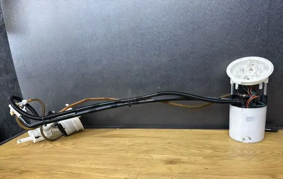 BMW 3 E90 E91 In-tank fuel pump 22270701 01270704 7169441