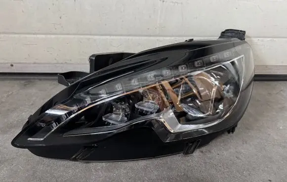 Peugeot 308 Headlight/headlamp 9677832480