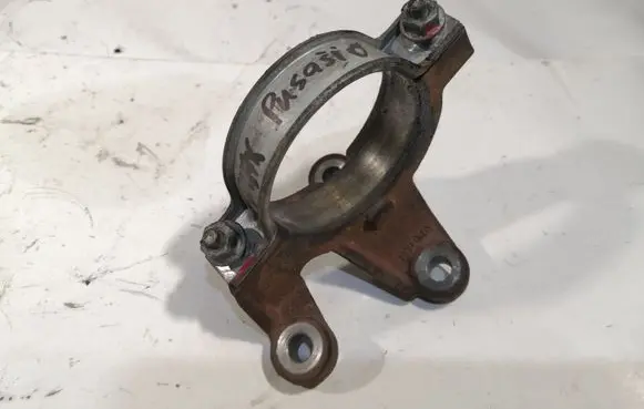 Ford C-MAX II Driveshaft support bearing bracket AV613K305CA