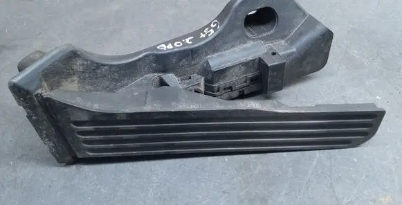 Volkswagen Golf Plus Accelerator throttle pedal 1K1721503M