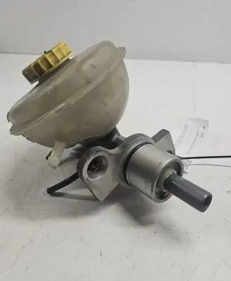 Audi A6 S6 C5 4B Master brake cylinder
