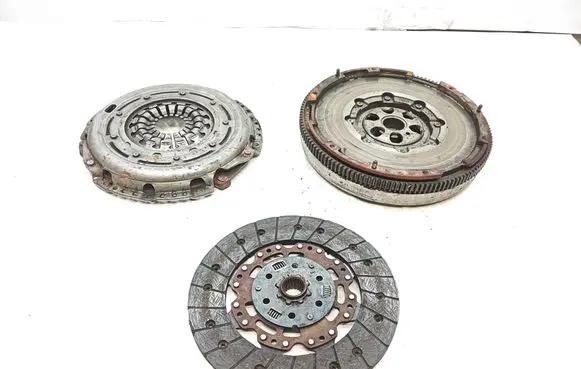 Skoda Yeti (5L) Clutch set kit 3082001948