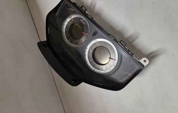 Volvo V70 Speedometer (instrument cluster) 31270900AA